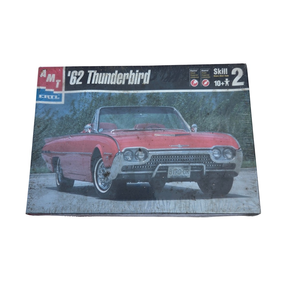 2000 AMT Ertl 62 Thunderbird Model Kit Red 1962 Ford 1:25 Scale 30081